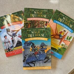 Magic Tree House Book Collection - Green, Blue, and Yellow Covers